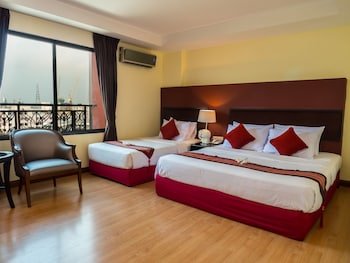 atrium boutique hotel