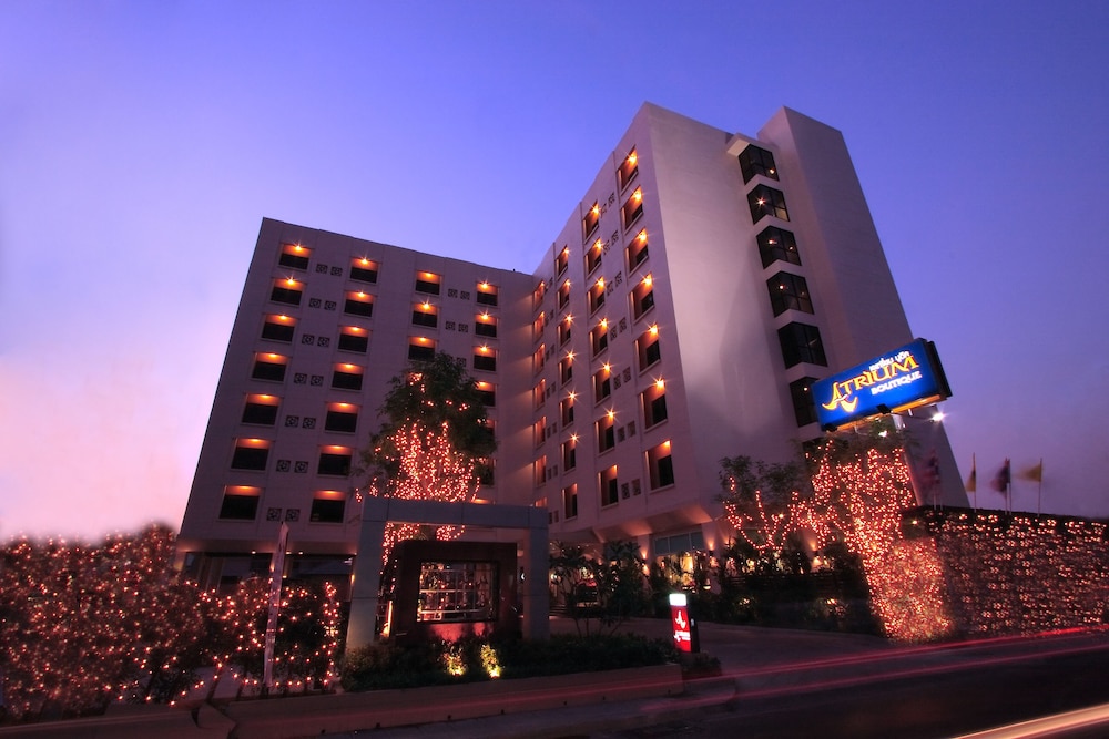 atrium boutique hotel