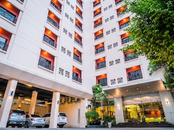 atrium boutique hotel