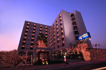 atrium boutique hotel