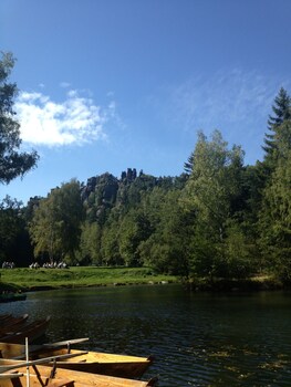 hotel bahnhof bertsdorf