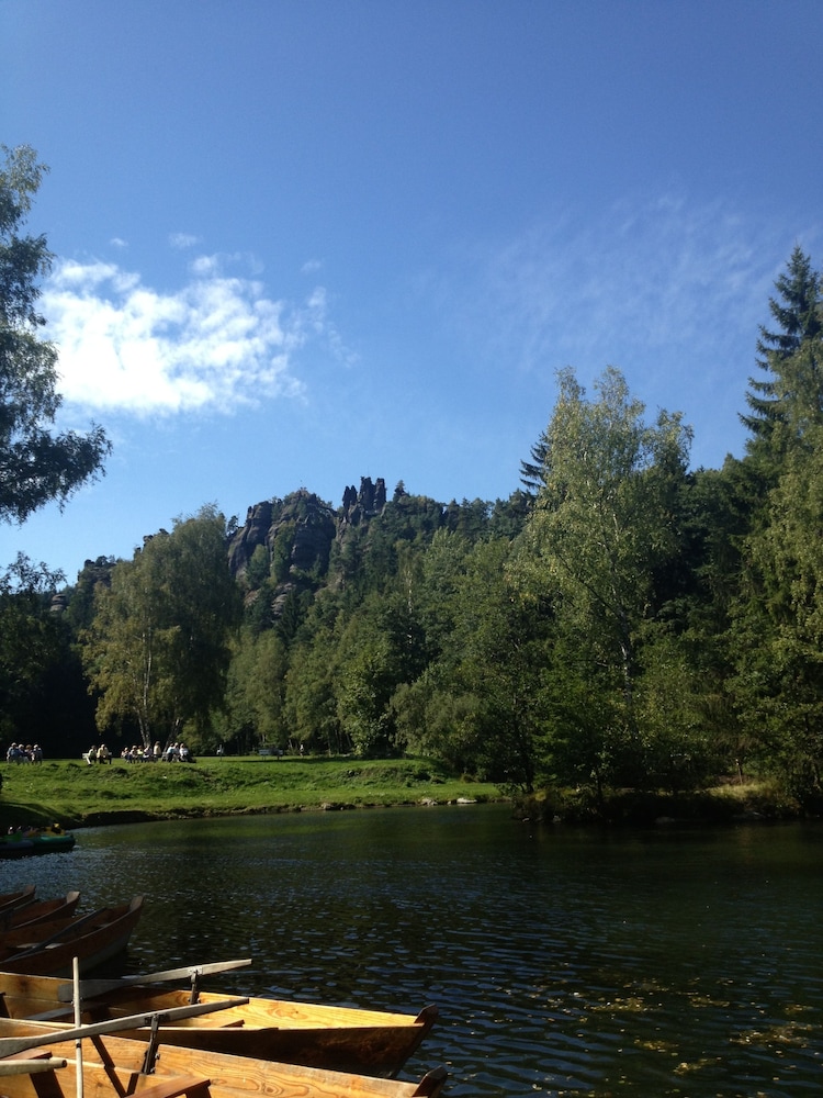 hotel bahnhof bertsdorf