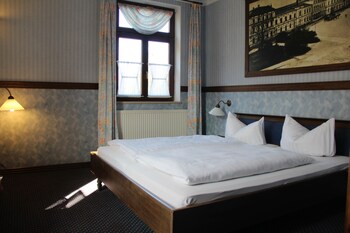 hotel bahnhof bertsdorf