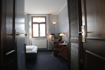 hotel bahnhof bertsdorf