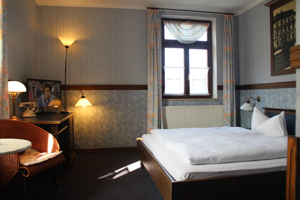 hotel bahnhof bertsdorf