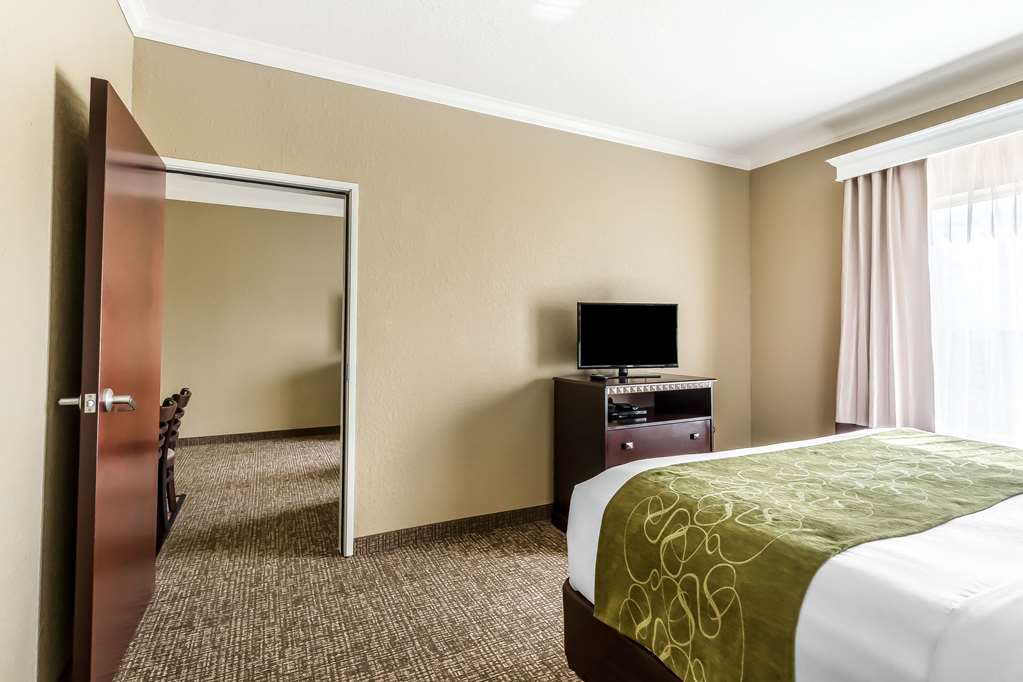 comfort suites houston iah airport beltway 8