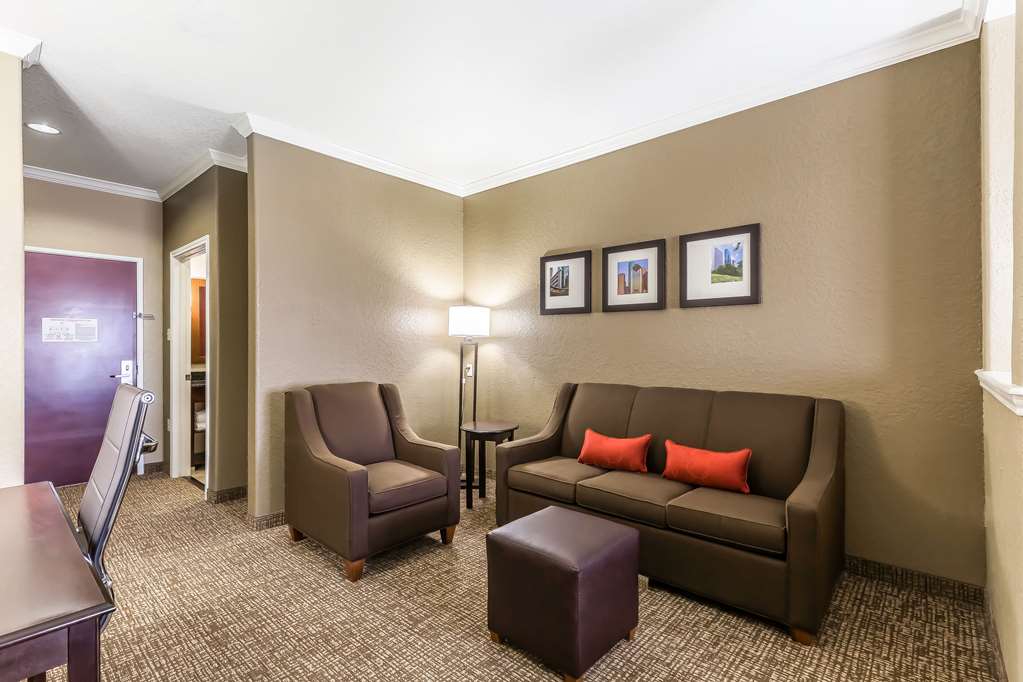 comfort suites houston iah airport beltway 8