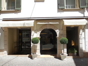 Palazzo Ai Capitani,Peschiera Del Garda>>Lake Garda,4 star
