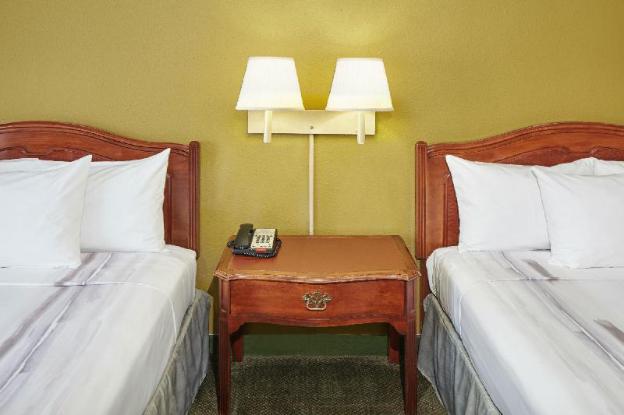 chicago lake shore hotel