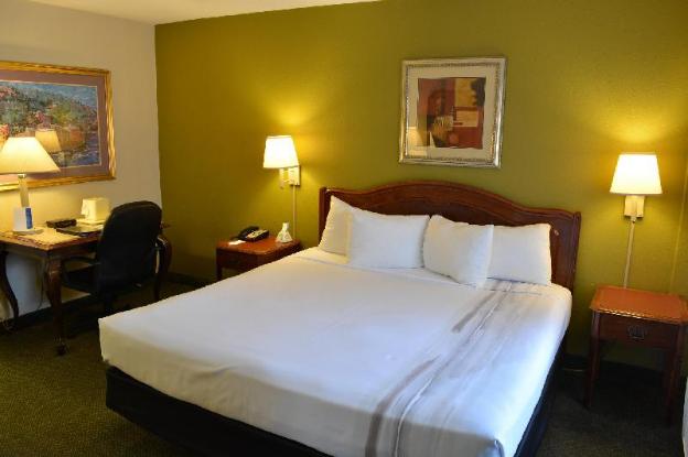 chicago lake shore hotel