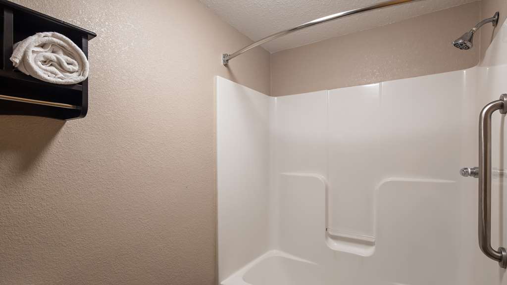 best western plus newark christiana inn