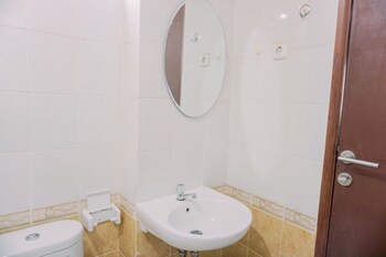 well furnished 2br grand palace kemayoran apartment