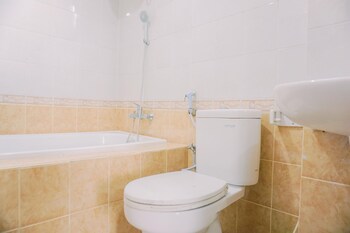 well furnished 2br grand palace kemayoran apartment