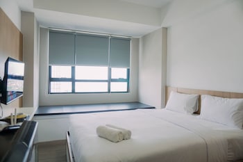 well furnished and comfy studio collins boulevard apartment