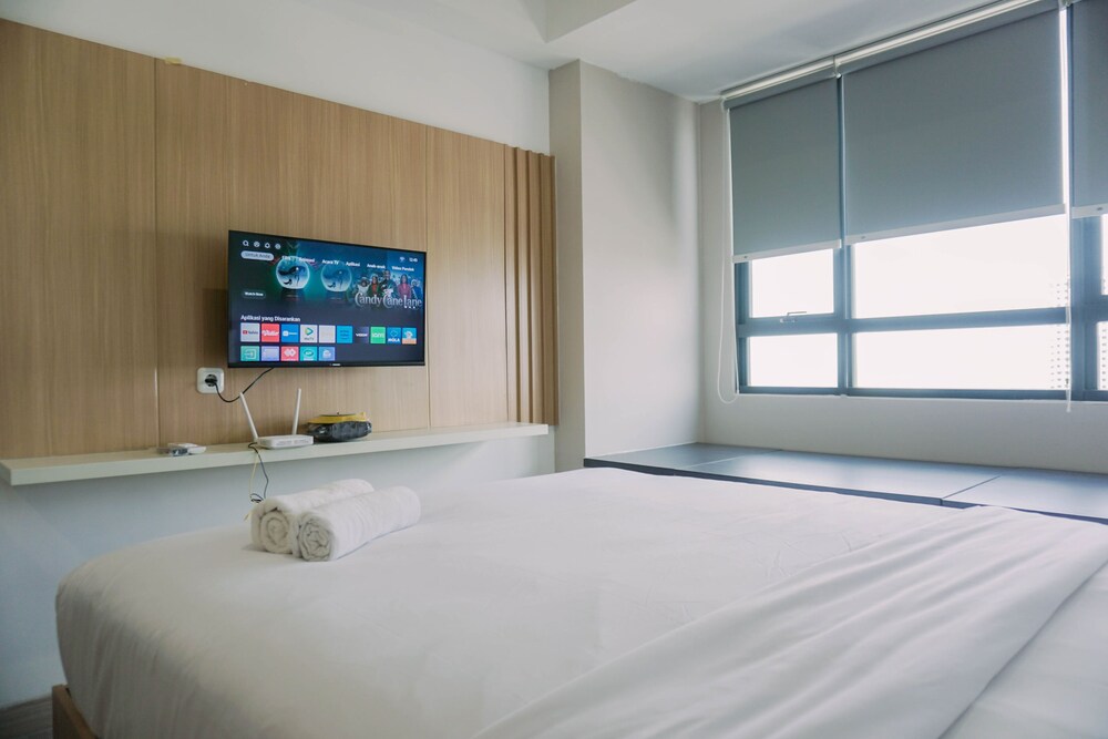 well furnished and comfy studio collins boulevard apartment