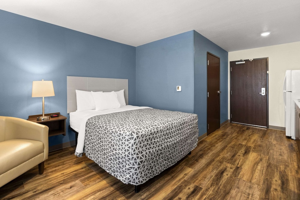 woodspring suites bowling green i 65