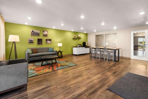 woodspring suites bowling green i 65