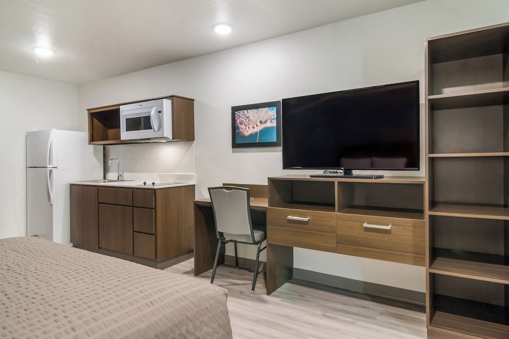 woodspring suites fort myers cape coral