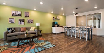 woodspring suites fort myers cape coral