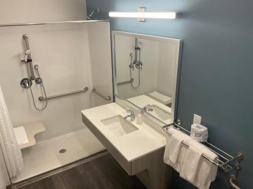 woodspring suites fort myers cape coral