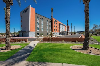 woodspring suites gilbert mesa gateway airport