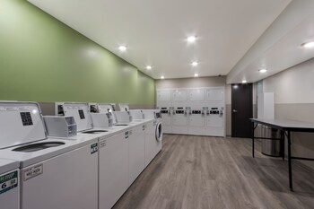 woodspring suites gilbert mesa gateway airport