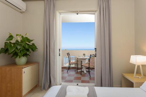 xenos kamara beach