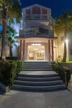 xenos kamara beach