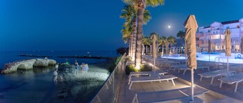 xenos kamara beach