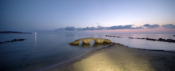 xenos kamara beach