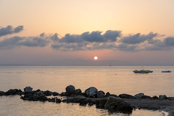 xenos kamara beach