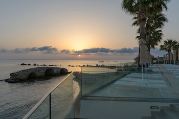 xenos kamara beach