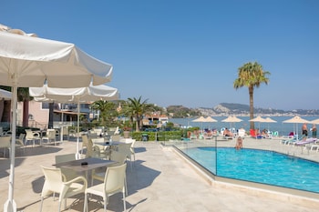 xenos kamara beach