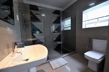 Al-Beit Lodge,49 Admiralty Way,4 star