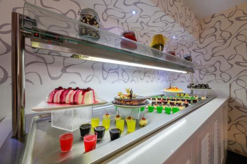 tasia maris oasis
