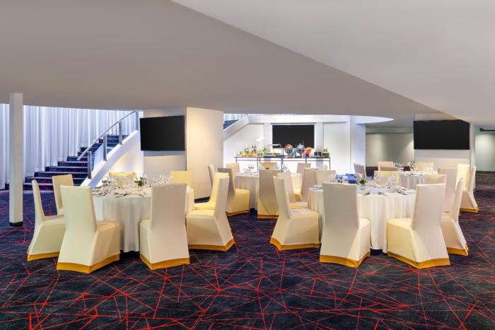 crowne plaza bangkok lumpini park by ihg