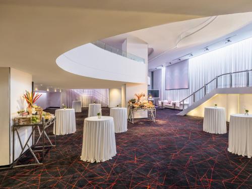 crowne plaza bangkok lumpini park by ihg