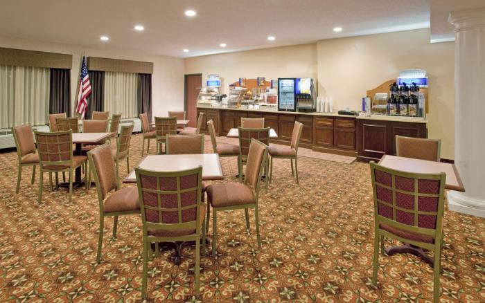 baymont inn and suites highland