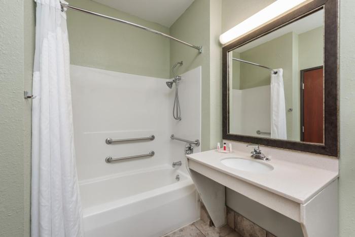 baymont inn and suites highland