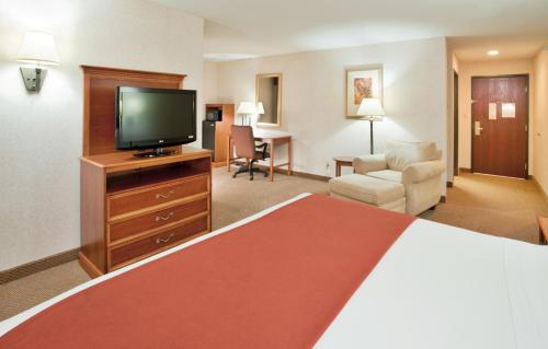 baymont inn and suites highland