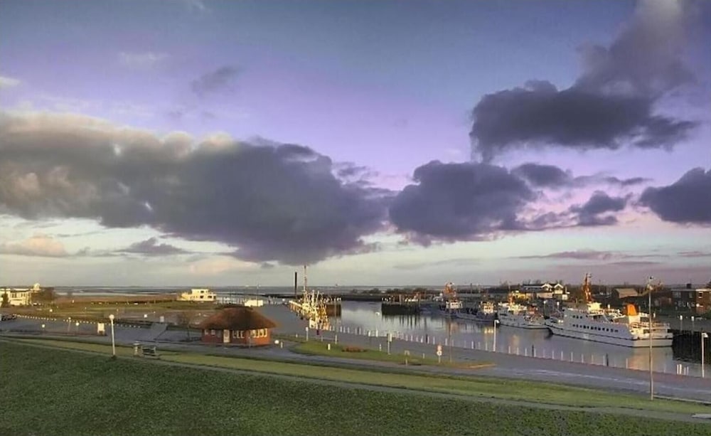 vier jahreszeiten bensersiel