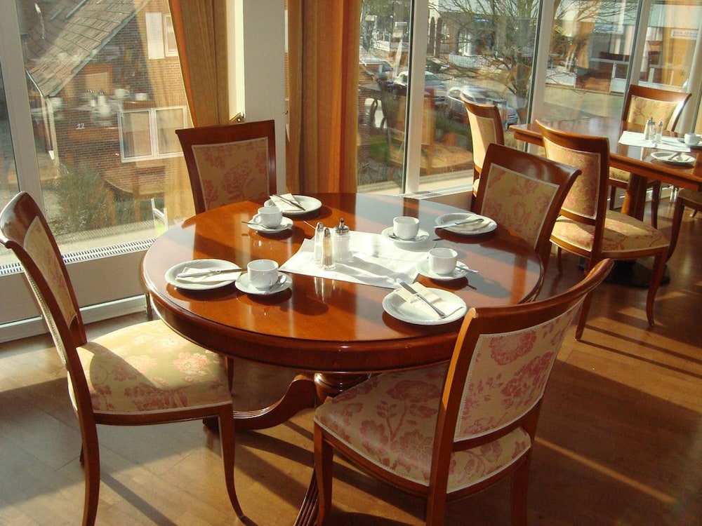 vier jahreszeiten bensersiel