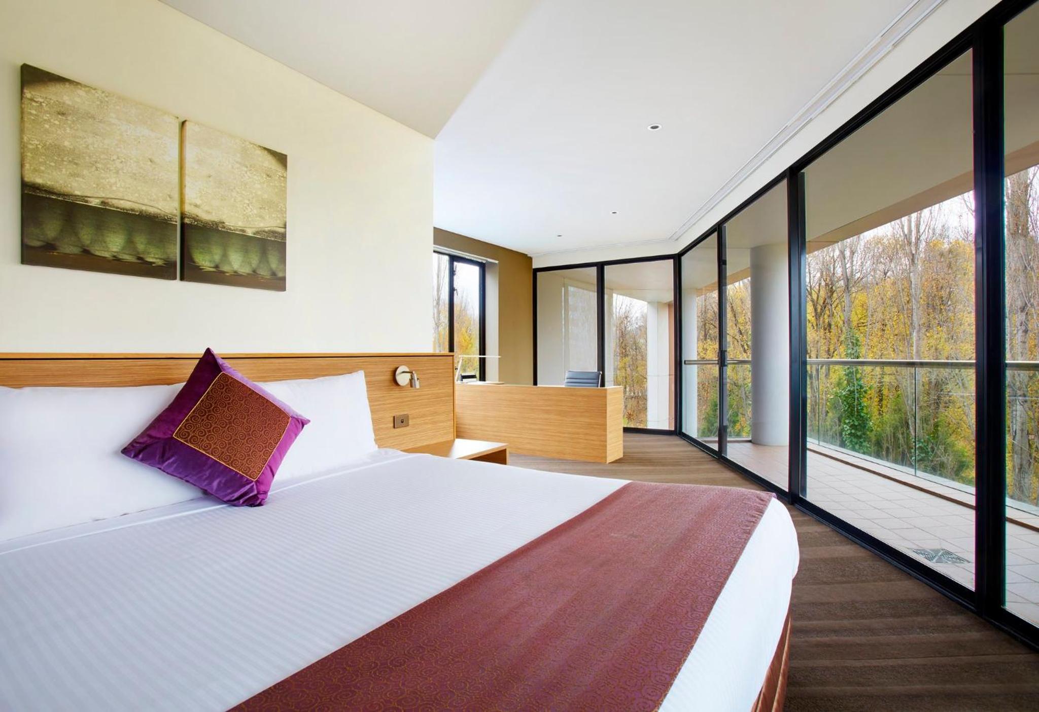 crowne plaza canberra by ihg