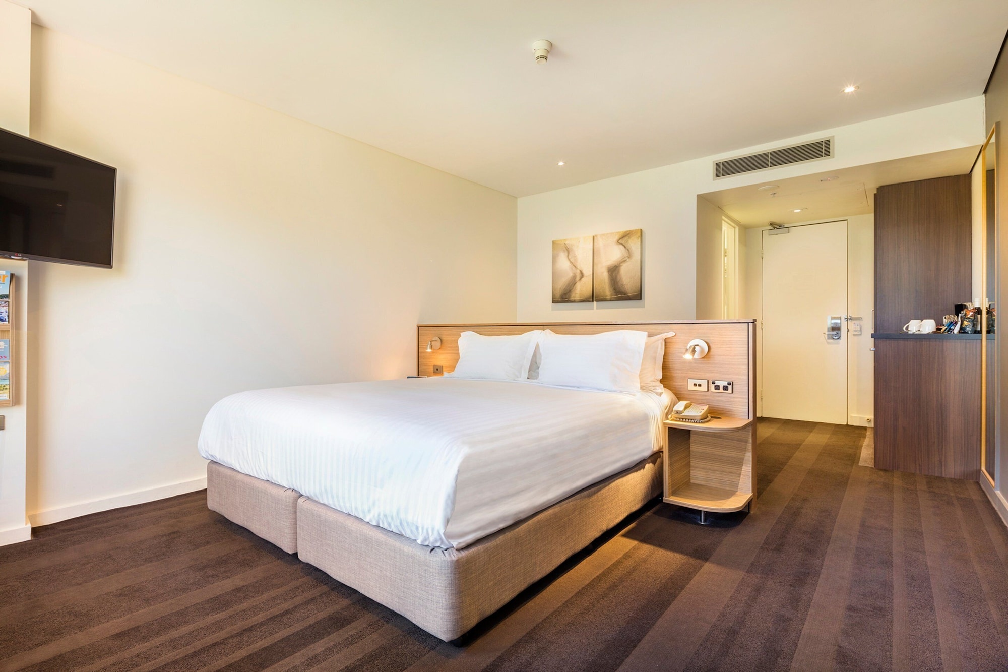crowne plaza canberra by ihg