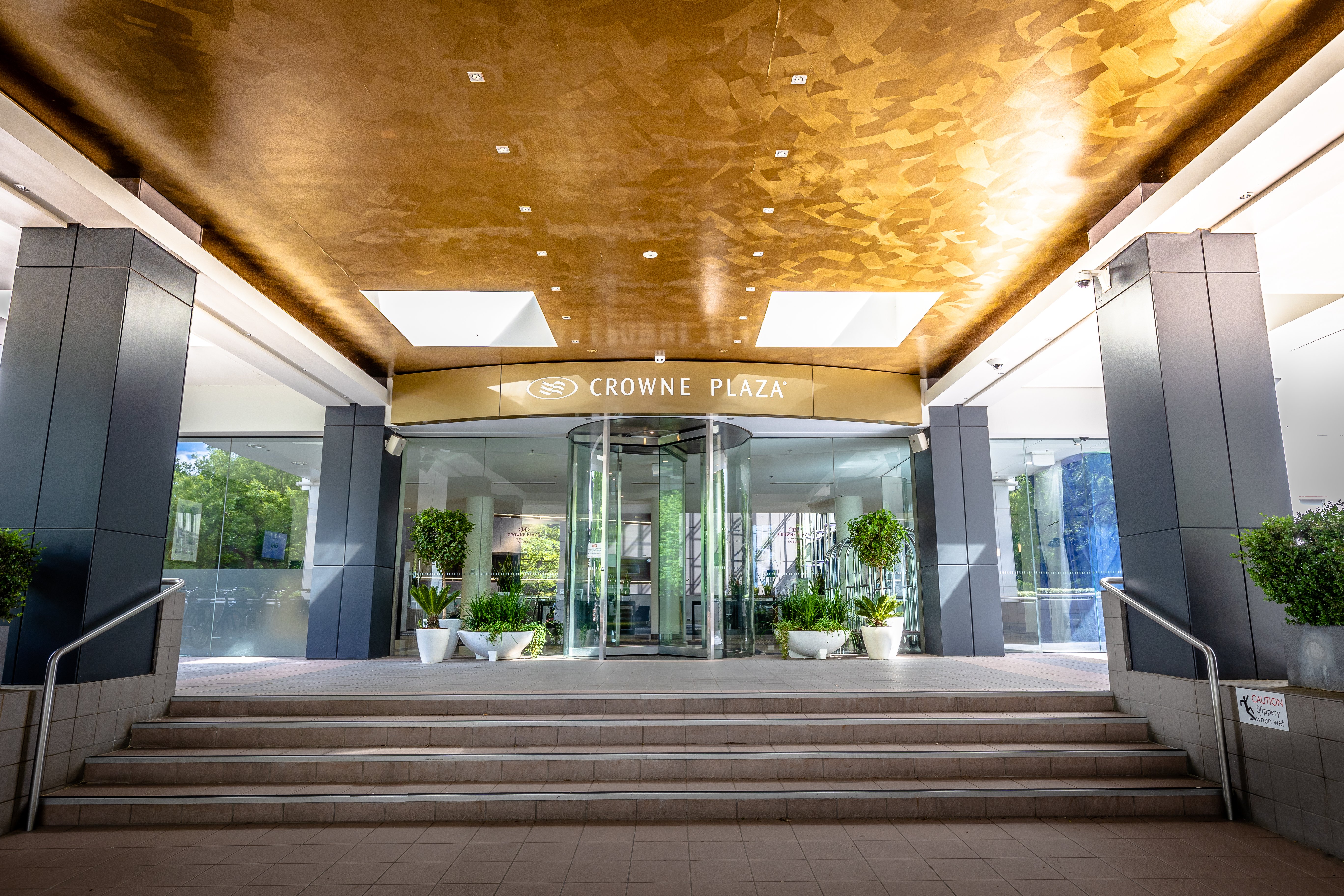 crowne plaza canberra by ihg