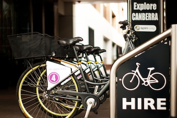 crowne plaza canberra by ihg