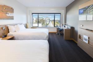 crowne plaza canberra by ihg