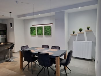 10 apartments and suites athens