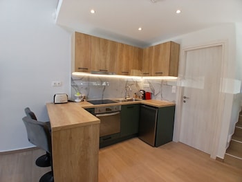 10 apartments and suites athens