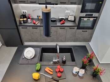 10 apartments and suites athens